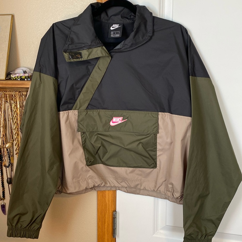 Nike 1/2 Zip Cropped Windbreaker Jacket